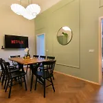 Vintage Apartment Gertrudy street
